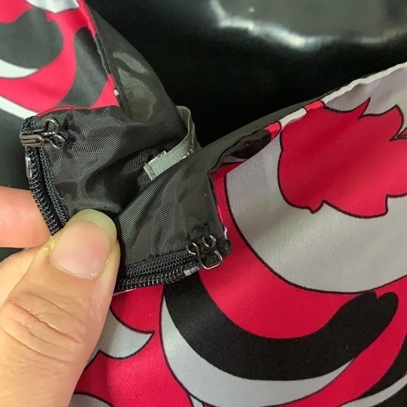 Anne Klein Burgundy and Silver Paisley Print Shift Dress Size 8 - Picture 13 of 17